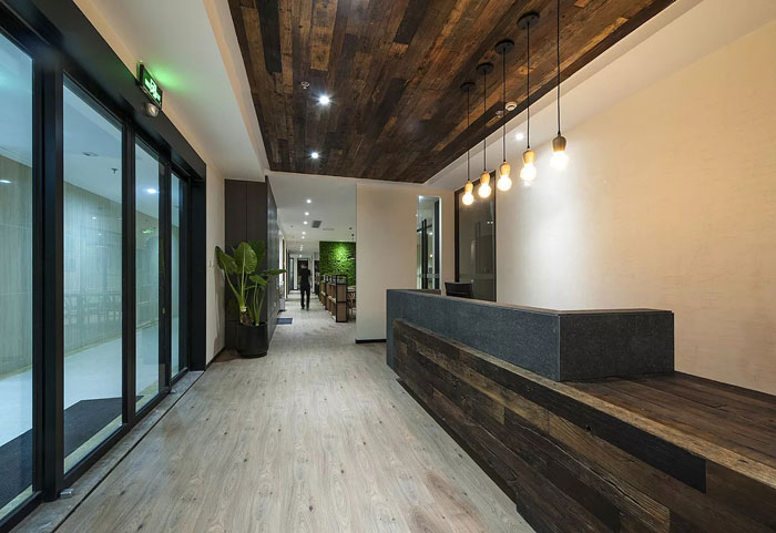 600平方辦公室進門區(qū)裝修設(shè)計效果圖