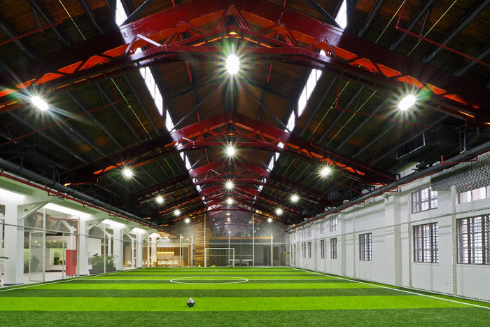 實業投資公司辦公室足球場裝修設計效果圖