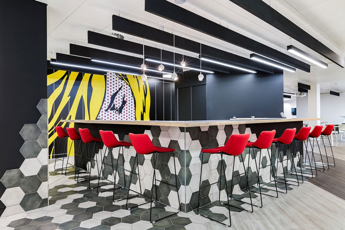 科技公司辦公室吧臺裝修設(shè)計效果圖