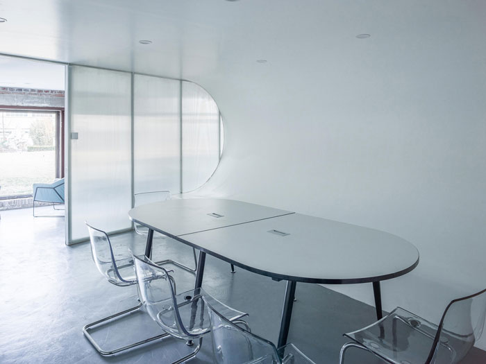 廠房改造辦公室交流區裝修設計效果圖