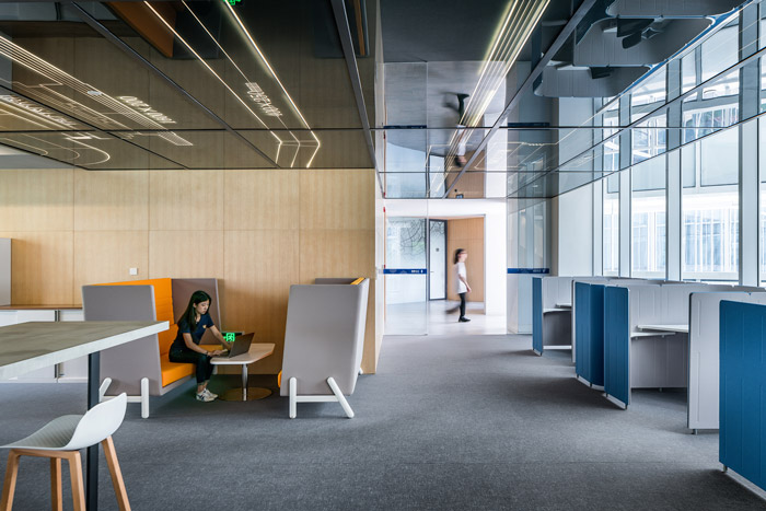 集團總部辦公樓辦公區裝修設計效果圖