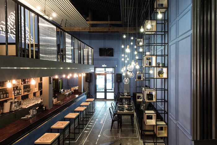 233平方工業(yè)風酒吧入口設(shè)計方案